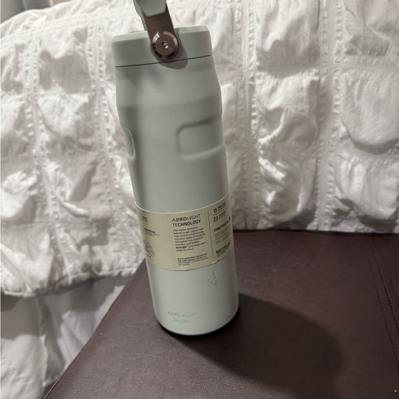 - 24oz mist color Stanley iceflow bottle with Fast flow lid - Picture 2 of 3